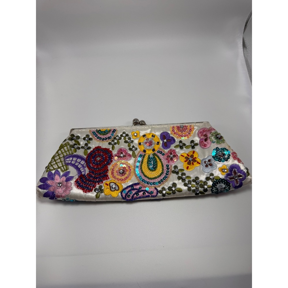 Sassi Cindi Collection Floral Beaded Sequin Clutch Evening Bag Kiss Lock Cream